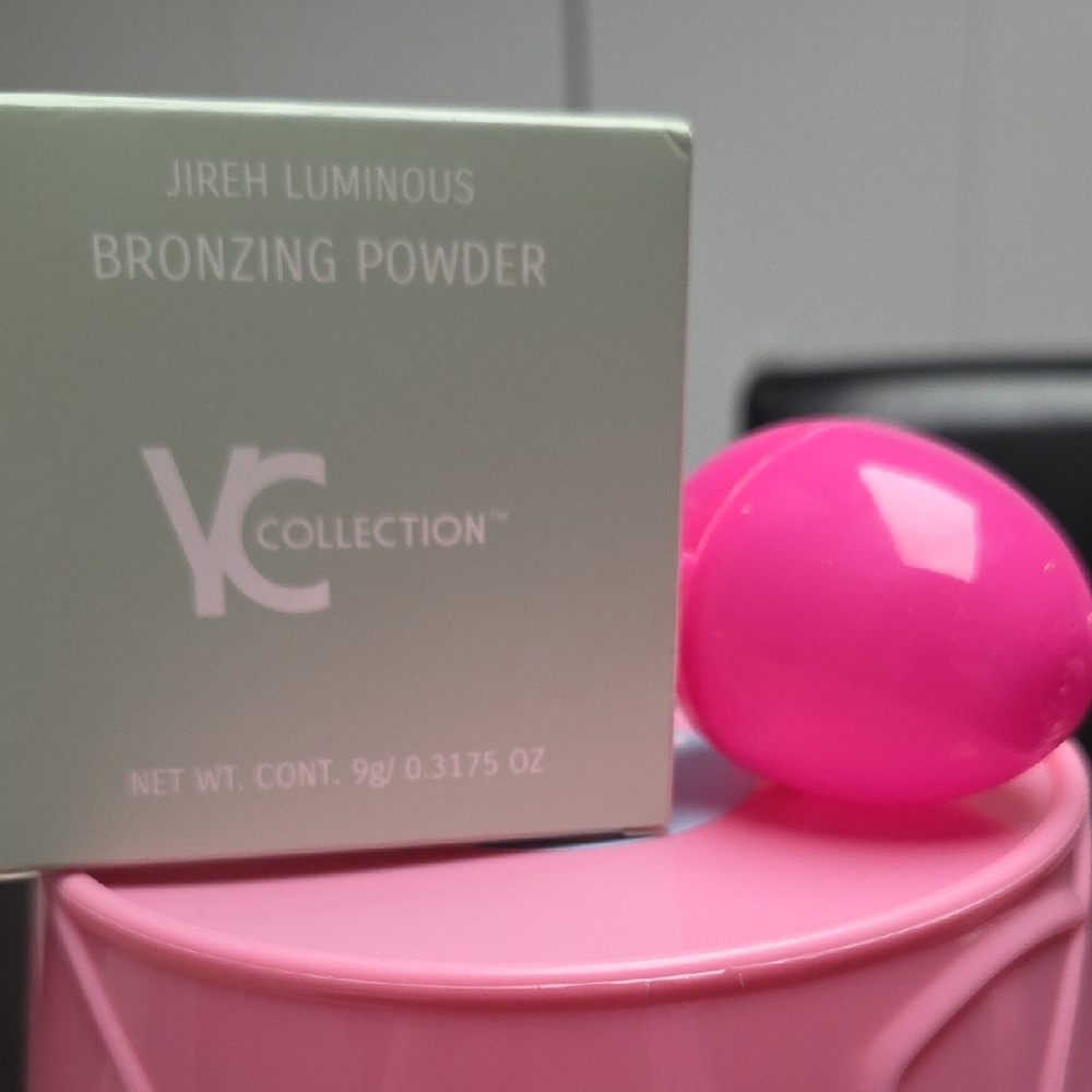 Jireh Luminous Bronzing Powder by YC Collection - Gold